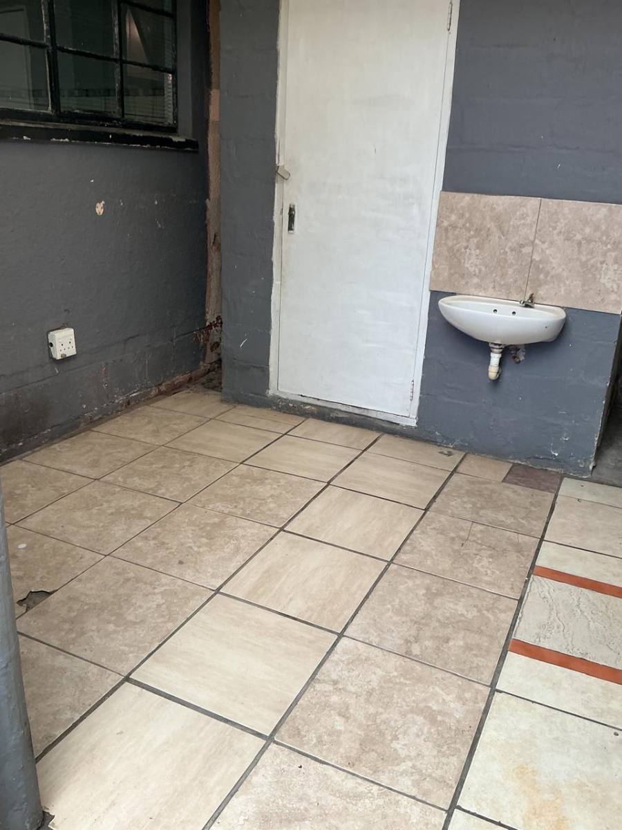 2 Bedroom Property for Sale in Bishop Lavis Western Cape